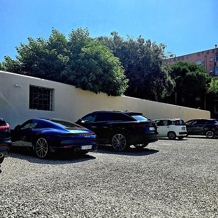 La Villa Apartments: Sardinia-Corsica Gateway with Secure Parking Livorno Exterior photo
