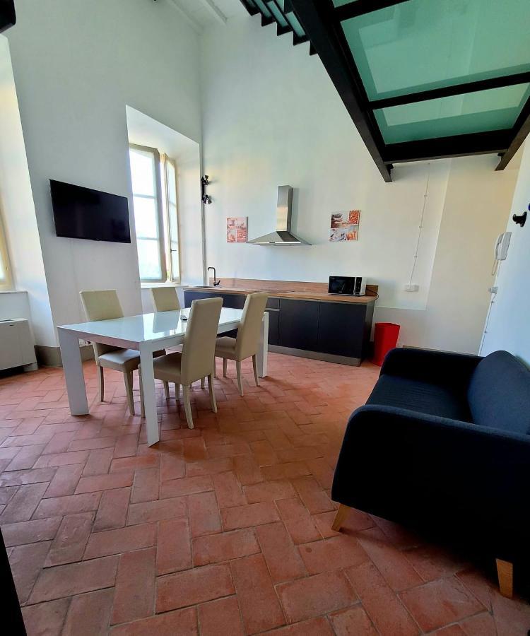 La Villa Apartments: Sardinia-Corsica Gateway with Secure Parking Livorno Exterior photo
