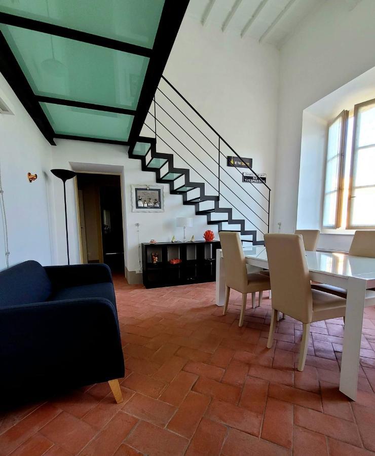 La Villa Apartments: Sardinia-Corsica Gateway with Secure Parking Livorno Exterior photo