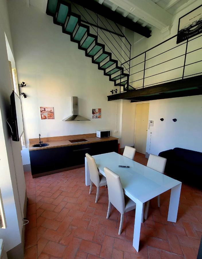 La Villa Apartments: Sardinia-Corsica Gateway with Secure Parking Livorno Exterior photo