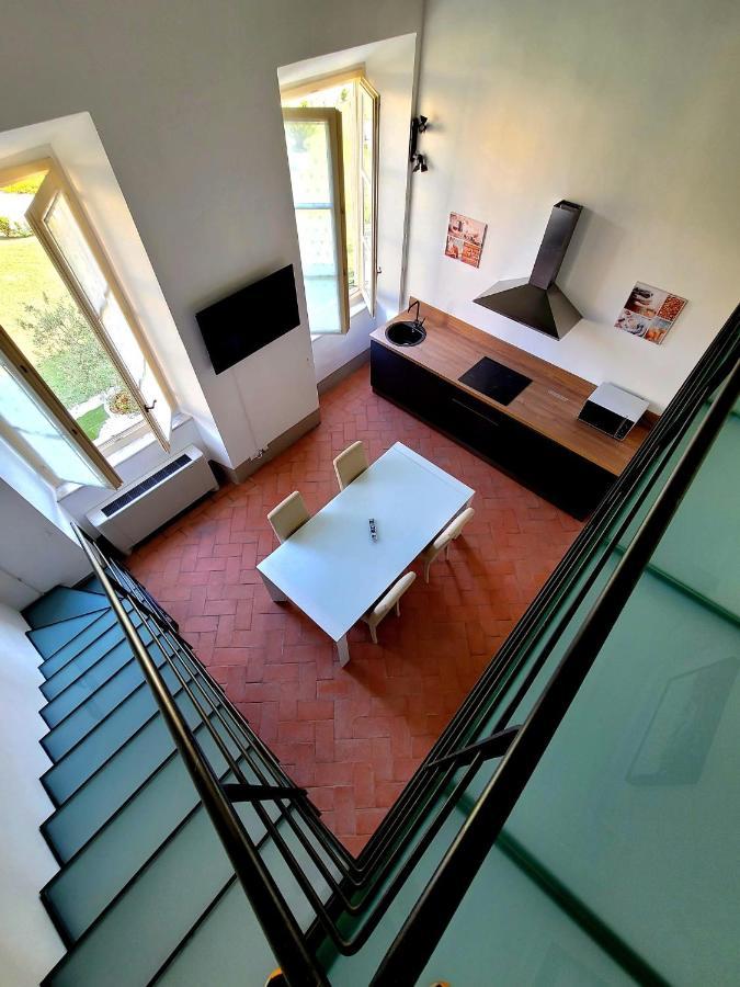 La Villa Apartments: Sardinia-Corsica Gateway with Secure Parking Livorno Exterior photo