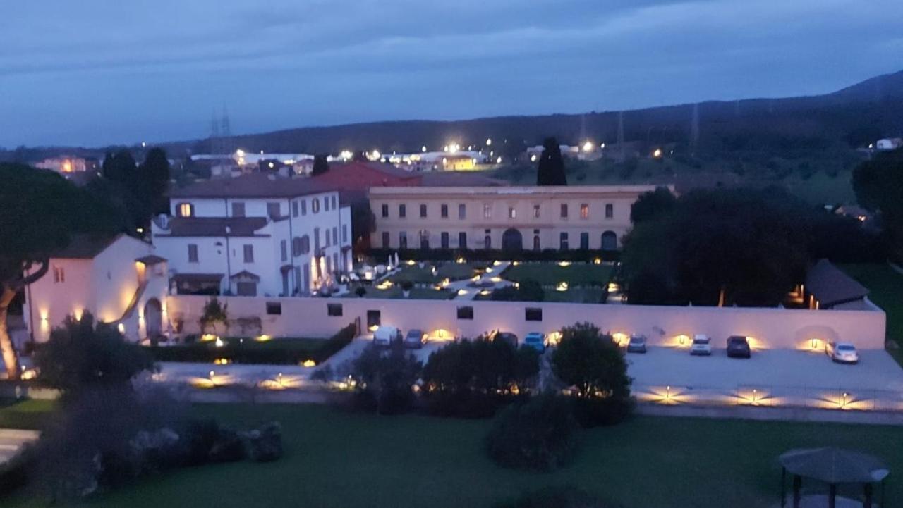 La Villa Apartments: Sardinia-Corsica Gateway with Secure Parking Livorno Exterior photo