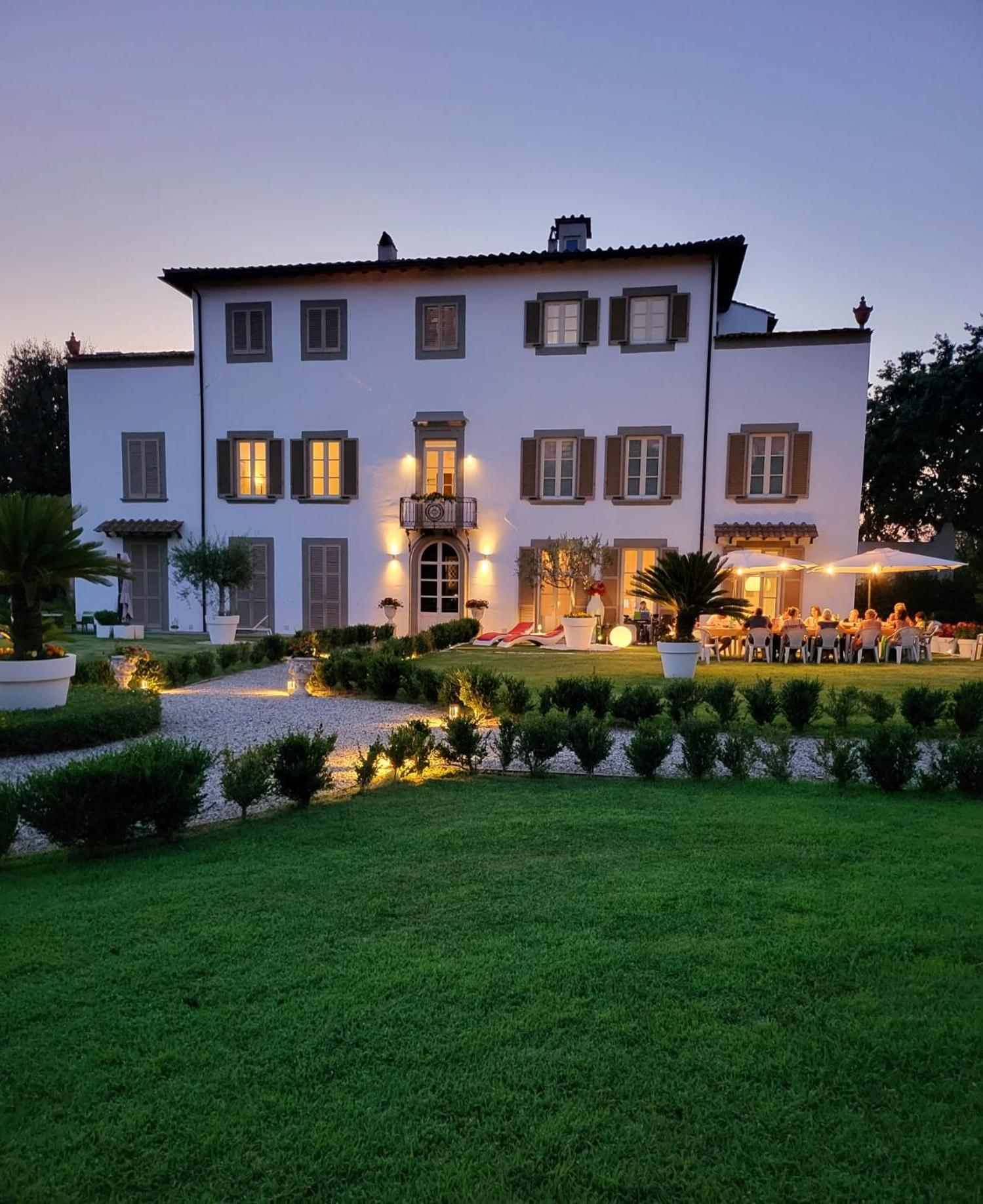 La Villa Apartments: Sardinia-Corsica Gateway with Secure Parking Livorno Exterior photo