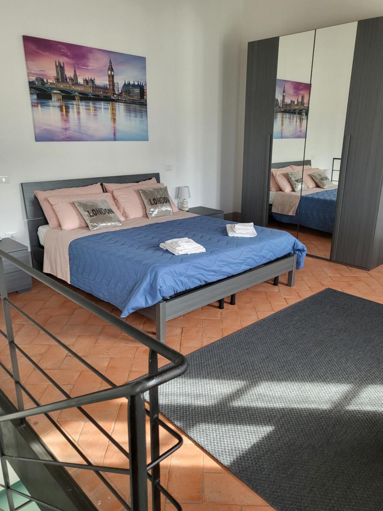 La Villa Apartments: Sardinia-Corsica Gateway with Secure Parking Livorno Exterior photo